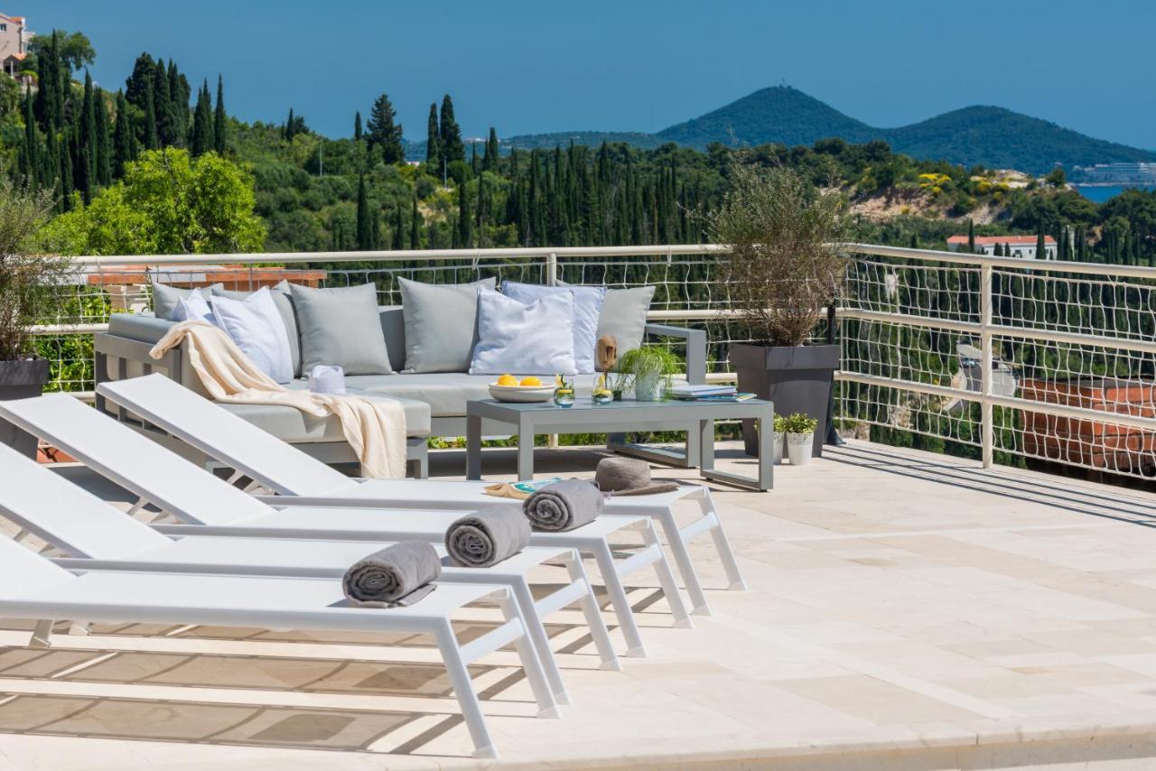 Magnolia Vila *